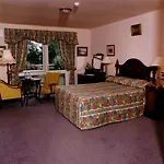 Earls Court House 4* Killarney