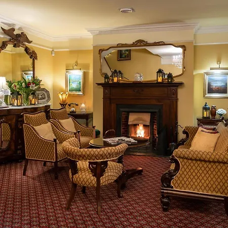 Earls Court House Konukevi 4*
