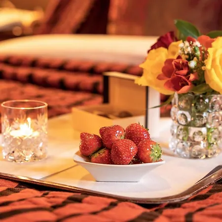 Konukevi Earls Court House 4*
