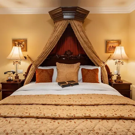 Earls Court House 4* Killarney