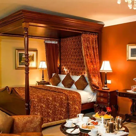 Earls Court House بيت ضيافة 4*