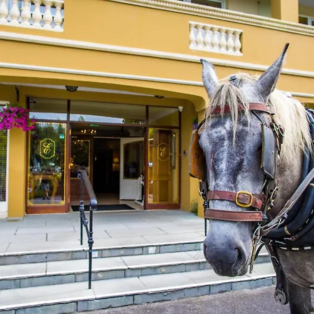 Earls Court House 4*