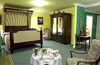 Earls Court House Konukevi Killarney