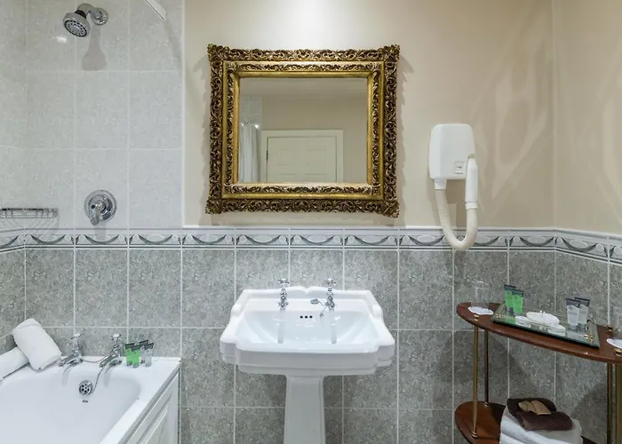 Gasthof Earls Court House