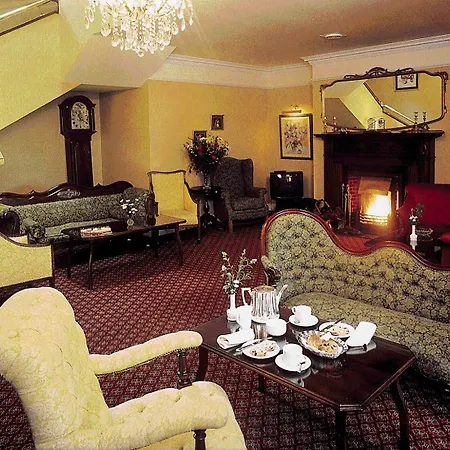 Earls Court House كيلارني