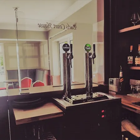 Earls Court House كيلارني