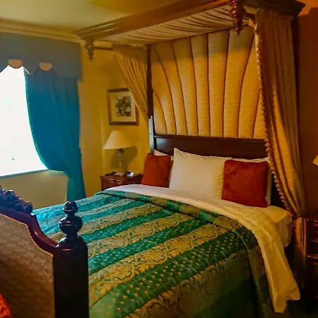 Earls Court House كيلارني